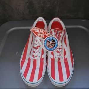 Men's 10.5 Where's Waldo Vans